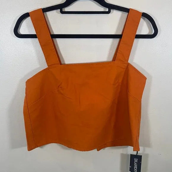 NWT BlankNYC Fire Cracker Tie Back Crop Top - Picture 4 of 9